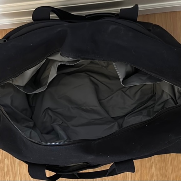 AWAY WEEKENDER DUFFLE BLACK CANVAS W/STRAP - Picture 3 of 7